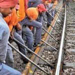 बेरोजगारों के लिए बड़ा झटका, रेलवे ने समाप्त किए 72 हजार पद
